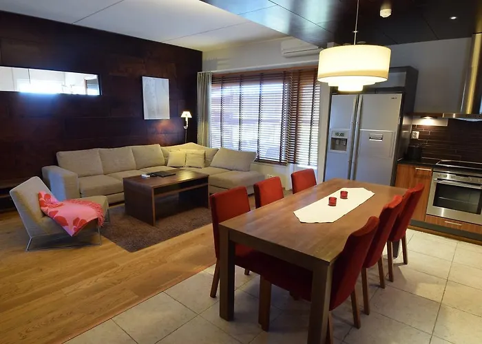 아파트 Club 타흐코부오리